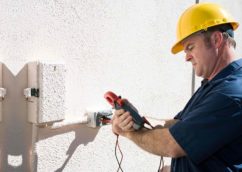 How much money do electricians make?